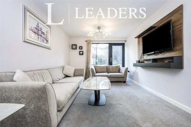 4 bedroom detached house to rent - Photo 1