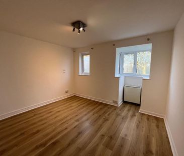 2 bedroom maisonette to rent - Photo 2