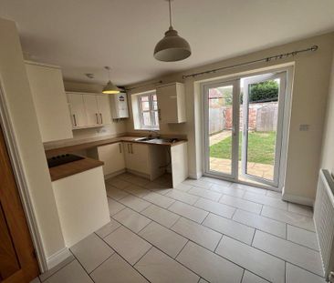 2 bedroom terraced house to rent - Photo 4