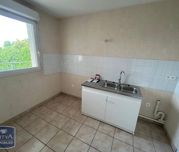 Location Appartement 3 pièces 61m² HENIN BEAUMONT 62110 - Photo 2