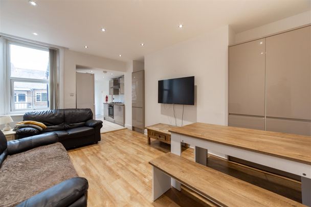 5 bed maisonette to rent in Warwick Street, Heaton, NE6 - Photo 1