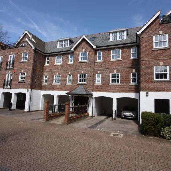 Albury House, Guildford - 2 bedrooms Property for lettings - Seymours - Photo 1