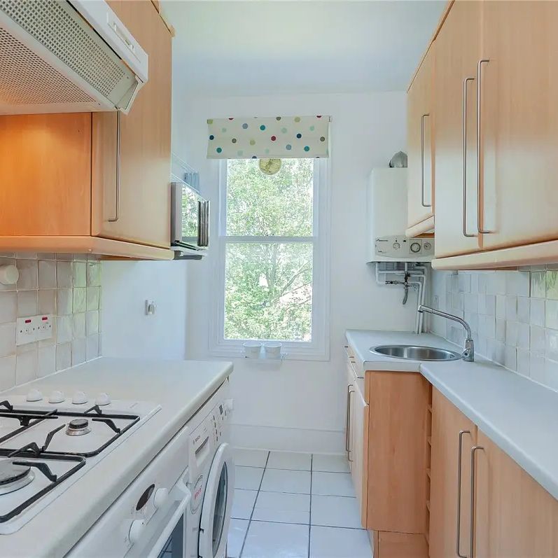 2 bedroom flat in Little Venice - Photo 1