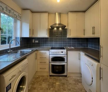 2 bedroom end of terrace house to rent - Photo 1