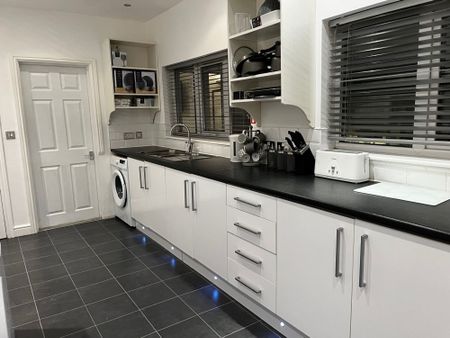 1 bed house share to rent in Oxford Gardens, Stafford, ST16 - Photo 5