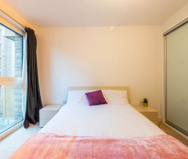 Room in a Shared Flat, Whiting Way, SE16 - Photo 1