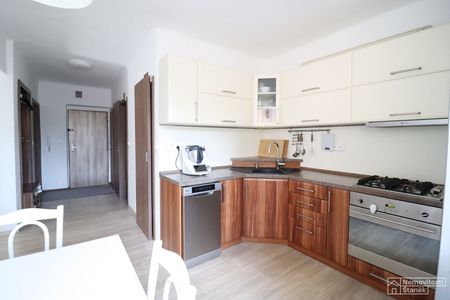 Pronájem bytu 3+1 68 m² - Fotografie 2