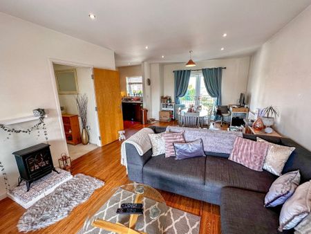 Newport, Lincoln - Photo 4