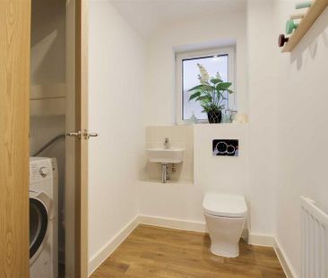 3 bedroom semi-detached house to rent - Photo 3