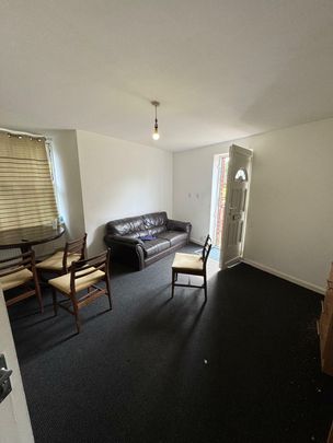 Chapel Lane, Hyde Park, LS6 - Photo 1