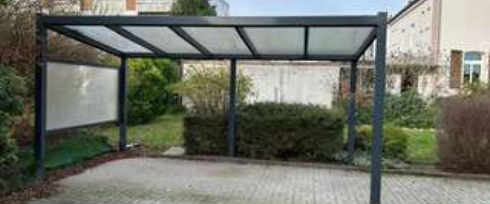 Charmante 2 Zimmer Altbauwohnung mit EBK, Terasse und Garten - Photo 1