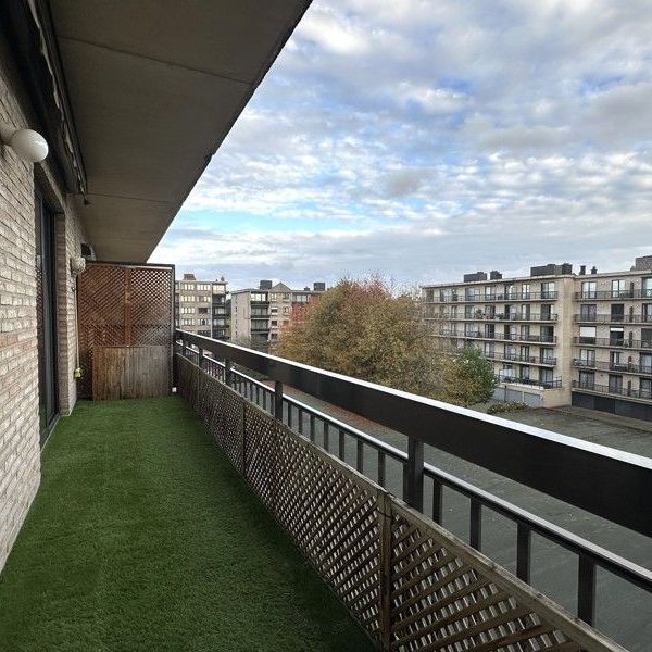 Centraal gelegen appartement met twee slaapkamers, dressing en garage - Foto 1