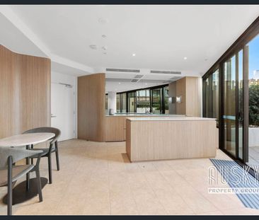 Stunning one bedroom apartment at 889 Collins Street - Photo 2