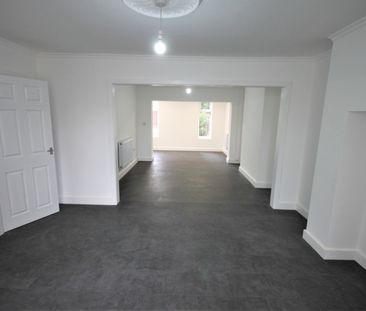 Moor Allerton Crescent, Leeds, West Yorkshire - Photo 1