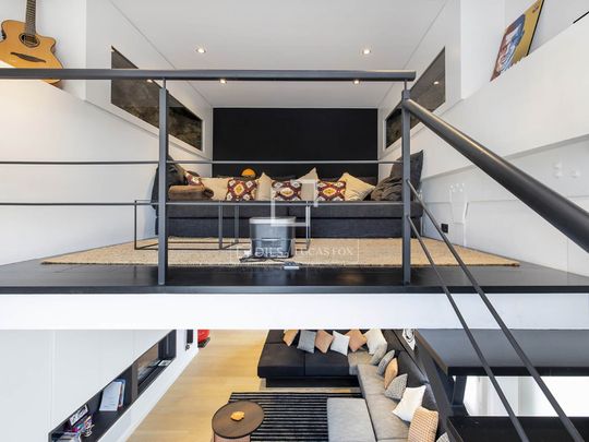 Excellent 4-bedroom apartment with 40 m² terrace for rent in Eixample Right - Photo 1