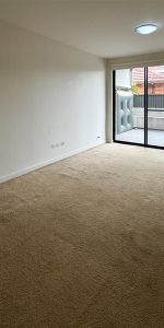 3 bedroom townhouse - 20% below market rent - Photo 4