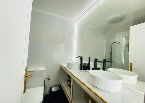 Mieszkanie na wynajem - 29 m² - 1 pokój Torrevieja Walencja Alicante