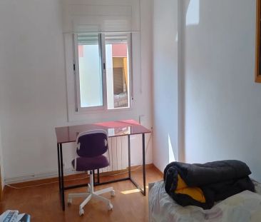 Room in a shared 3-bedroom apartment for rent in Centre, all bills ... - Foto 3