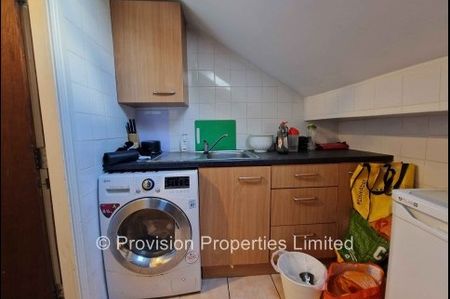 1 Bedroom Flats in Leeds - Photo 3