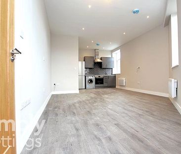 Studio to rent - Photo 2
