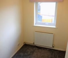 3 Bedroom Semi-Detached House For Rent - Photo 3
