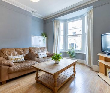 Room 2 - Photo 1