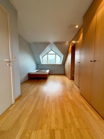 Lichtrijk duplex appartement met 3 slaapkamers en 2 badkamers in het charmante Outrijve (Avelgem)! - Photo 3