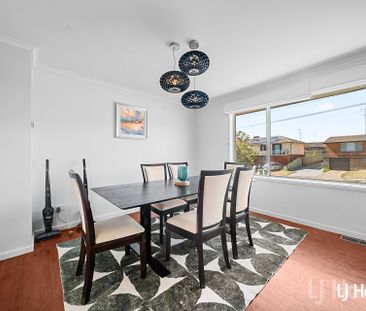 Spacious 4 Bedroom Family Home in a Prime Crestwood Location - Photo 1