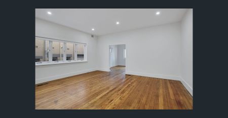 Spacious Coastal Family Haven – Just Steps from Coogee Beach - Photo 2