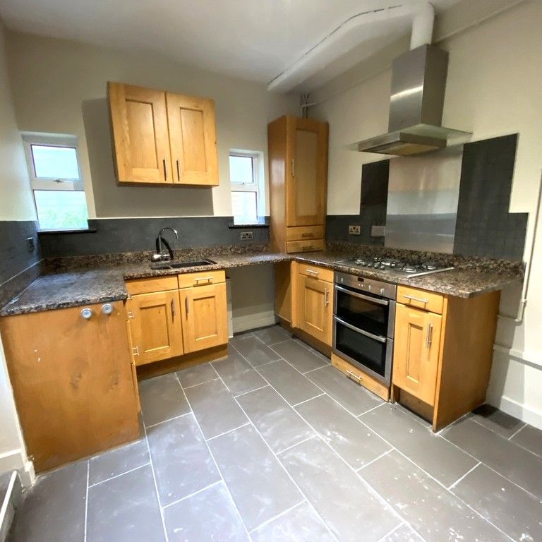 2 bed detached house to rent in St Johns Road, St Leonards-on-sea - Photo 1