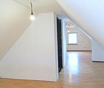 Dachgeschosswohnung mit Extras! - Foto 1