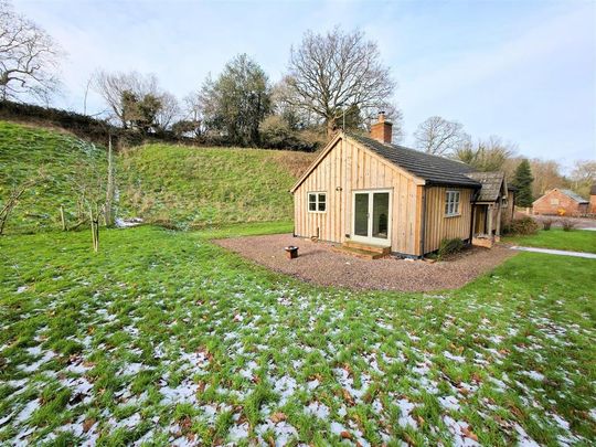 2 bedroom detached bungalow to rent - Photo 1