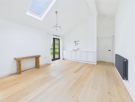 3 bedroom detached house to rent - Photo 3