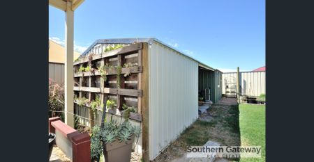 EASY STYLE FOR EASY LIVING - Photo 5