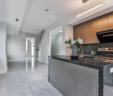 For Lease - 23 Sheppard Avenue Unit# Th17, Toronto, Ontario - Photo 6