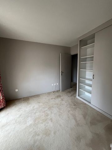 Location Appartement 3 pièces 66m² PARIS 12ème - Photo 2
