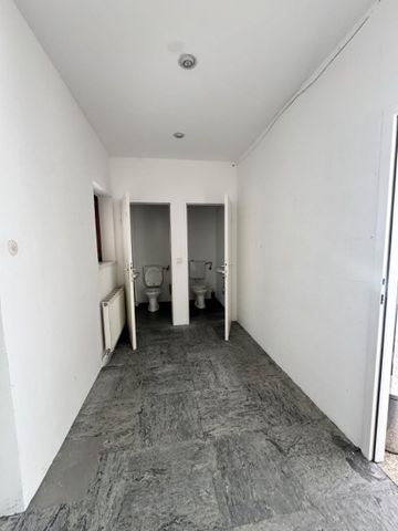 Attraktive Gewerbefläche in Bestlage – als Lokal, Nagelstudio, Massage, Büro, Atelier nutzbar – ab sofort verfügbar. - Photo 3