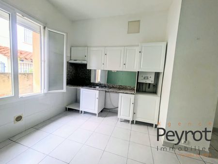 Location Appartement 4 pièces 100m² PERPIGNAN 66000 - Photo 4