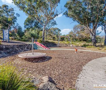 Family Abode nestled in the hills of Weston Creek! - Photo 3