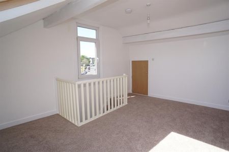 3 bedroom House To Let - Photo 3