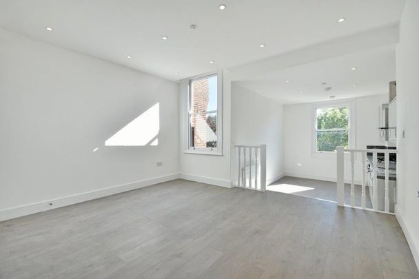 Dartmouth Road, Kilburn, NW2 4ET, London - Photo 1