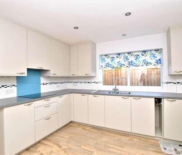 Rosehill Park, Emmer Green, Reading, RG4 - Photo 6