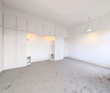 4 bedroom semi-detached house to rent - Photo 4