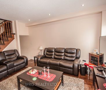 Detached Home For Lease | W8116720 - Photo 6