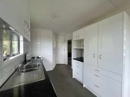 Wainuiomata 3 Bedrooms - Photo 5