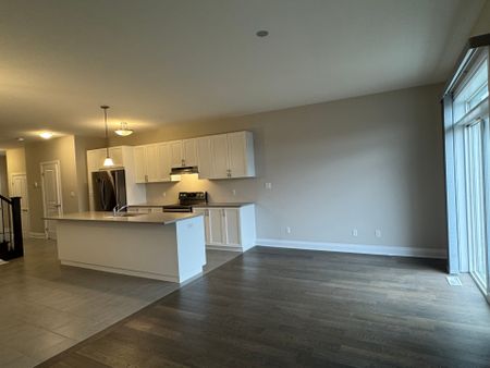 For Lease - 14 Sportsman Hill Street Unit# Upper Level, Kitchener, Ontario - Photo 3