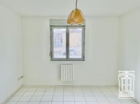 Location Appartement 1 pièce 24m² LYON 8ème - Photo 3