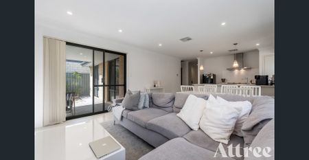 MODERN & CONVENIENT LIVING OPPOSITE PIARA NATURE RESERVE - Photo 2