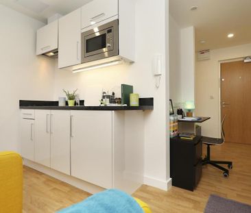 Studio to rent - Photo 2