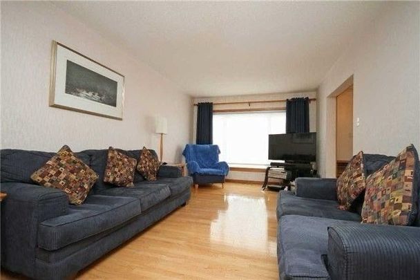 For Lease - 10 Earnscliffe Gate, Brampton, Ontario - Photo 1